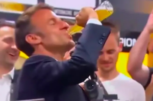 Macron Causa Polêmica ao Beber Cerveja 🇫🇷