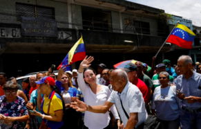 Venezuela persegue opositores